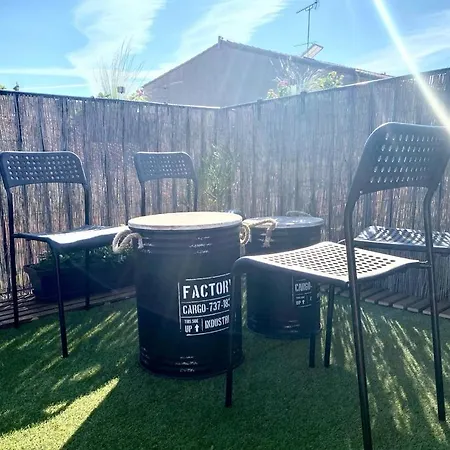 Rooftop Face A La Cite 'rfc' Отель типа 