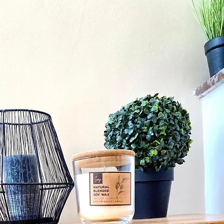 Rooftop Face A La Cite 'rfc' فندق مبيت وإفطار قرقشونه