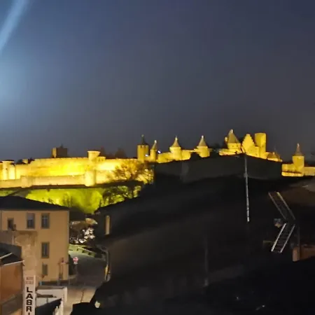 Rooftop Face A La Cite 'rfc' Carcassona