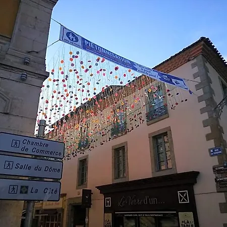 Rooftop Face A La Cite 'rfc' Carcassonne