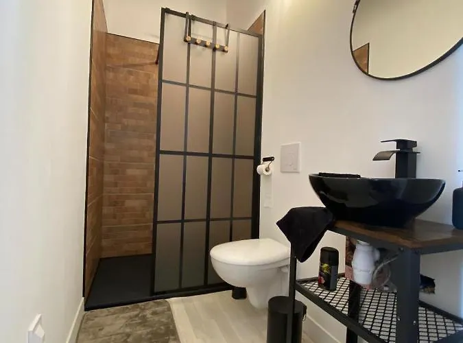 Rooftop Face A La Cite 'rfc' قرقشونه