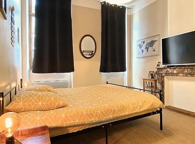 Rooftop Face A La Cite 'rfc' Bed & Breakfast