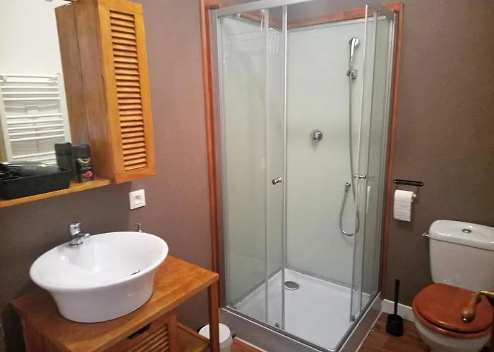 Rooftop Face à La Cité 'rfc' Alojamento de Acomodação e Pequeno-almoço