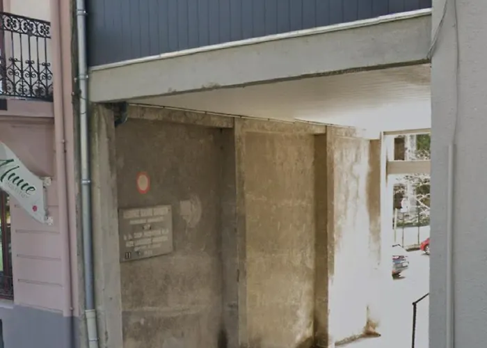 Rooftop Face A La Cite 'rfc' فندق مبيت وإفطار قرقشونه